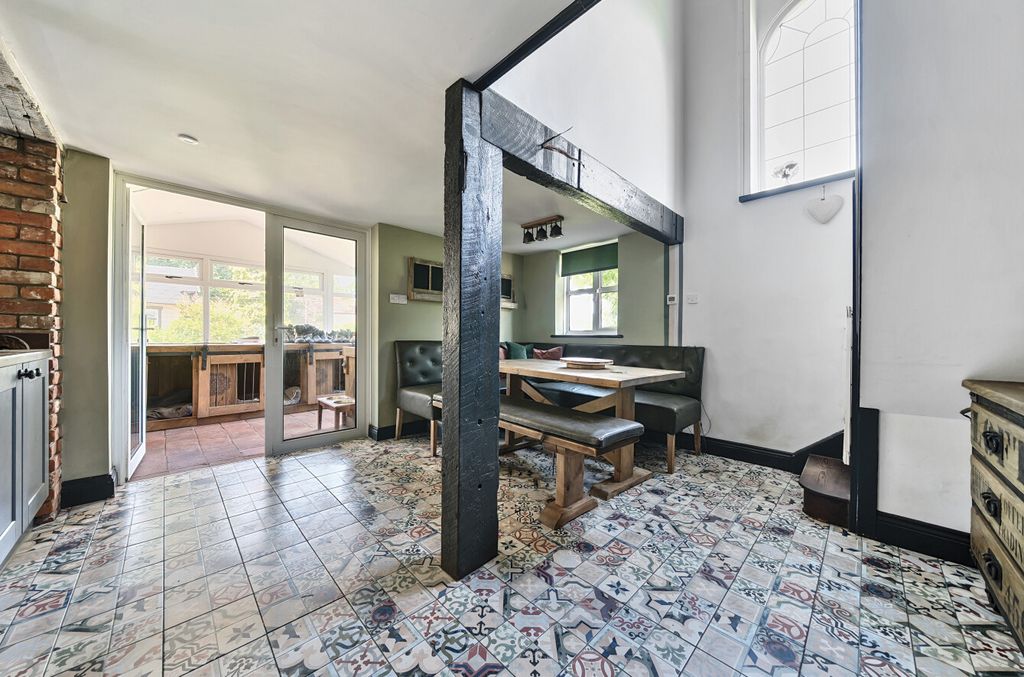 Property photo 3 of 15 1311224-10-685176...