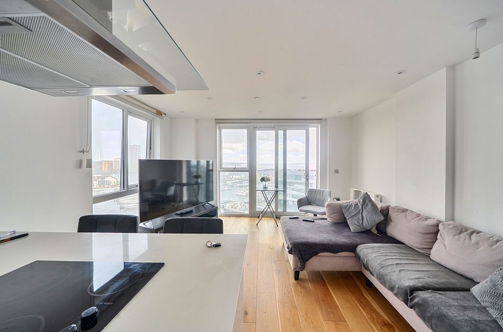 Property photo 2 of 12 1470191-9-6A1Eee5...