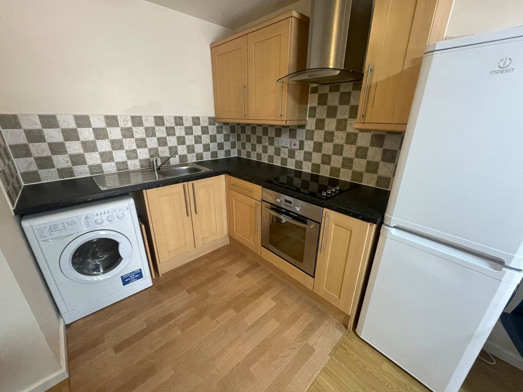 Property photo 3 of 7 Picture No. 11