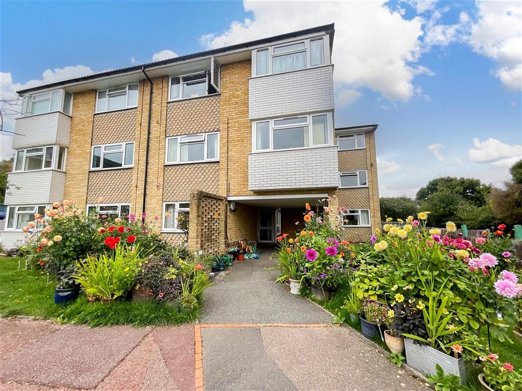 Property photo 2 of 9 Front