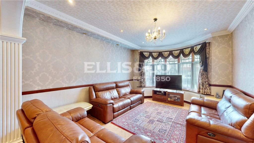 Property photo 3 of 28 Picture No. 05