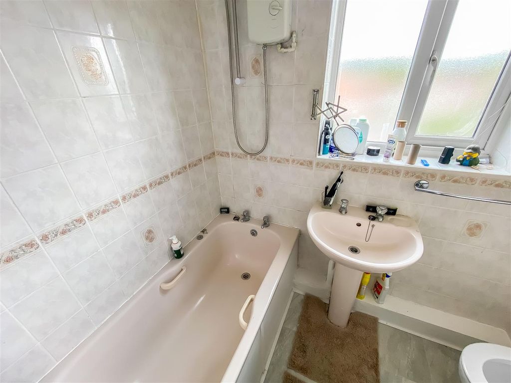 Property photo 3 of 5 Bathroom.Jpg