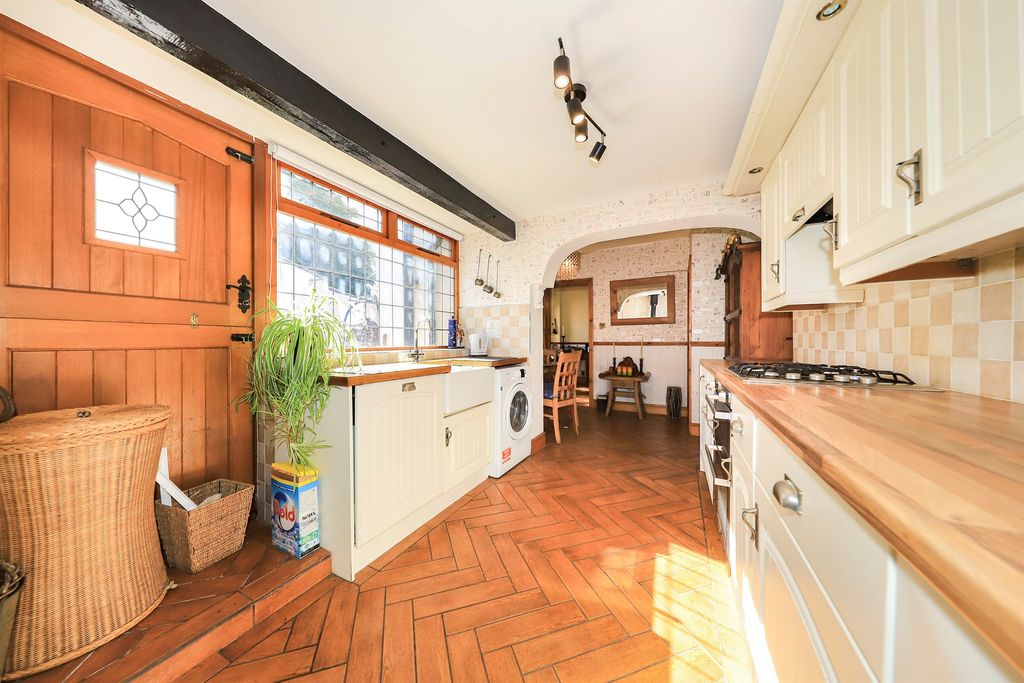 Property photo 1 of 16