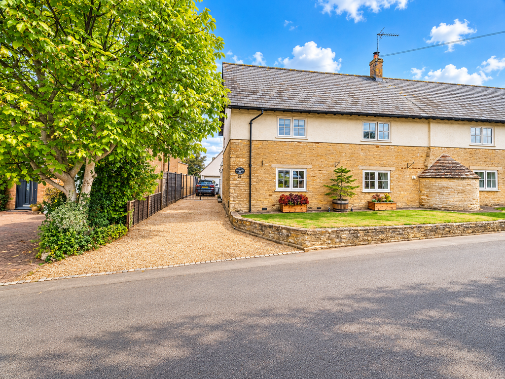 Property photo 2 of 48