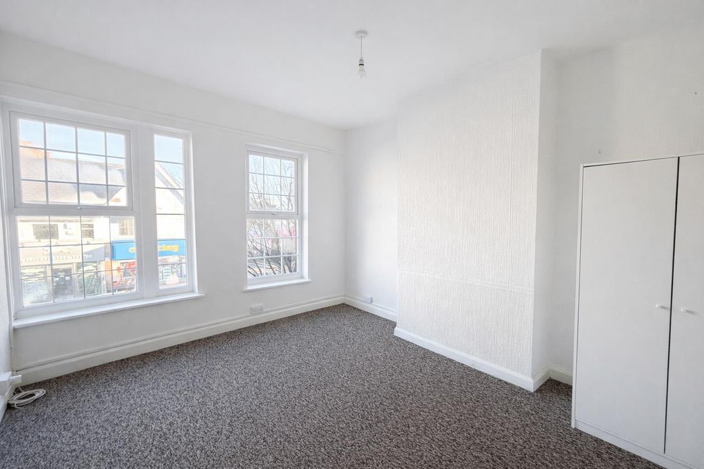 Property photo 2 of 10 Original-59Caacc3-8Bb5-4360-A4D3-8F496E7520D1.Jpeg