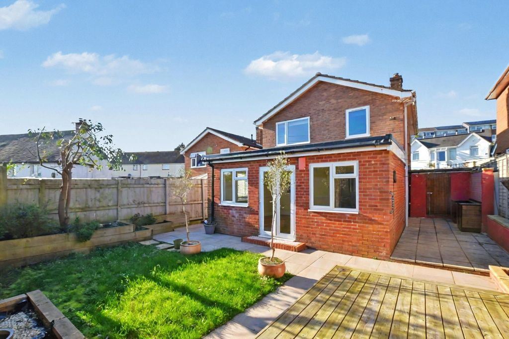 Property photo 2 of 19 Outside Garden