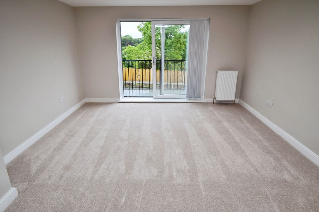 Property photo 3 of 22 9849Be2A-Lounge 202