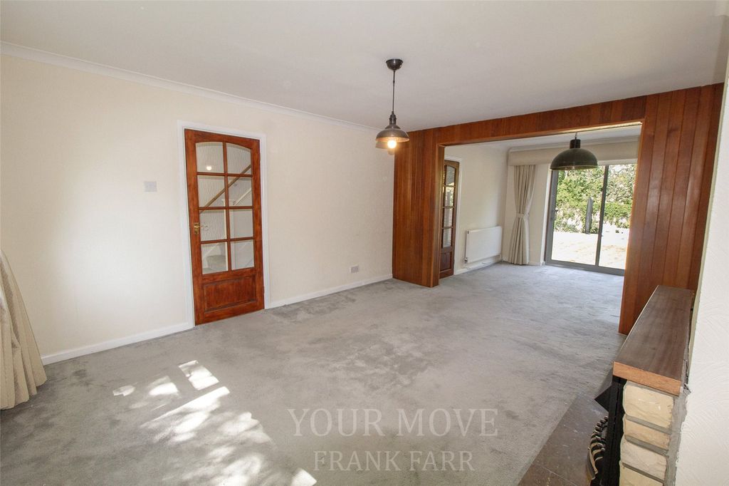 Property photo 3 of 9 Living/Dining Room