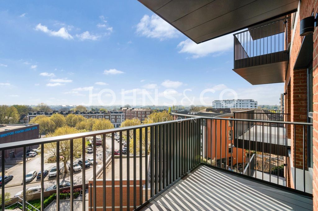 Property photo 2 of 11