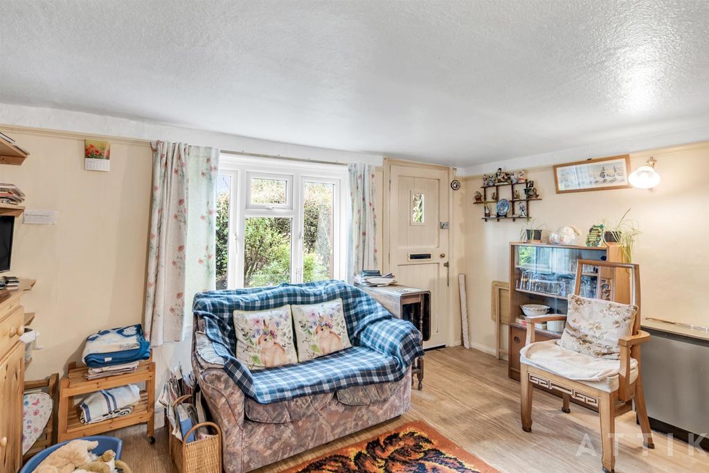 Property photo 2 of 17 1 The Hill Halesworth Road, Bramfield. Ip19 9Hr (1