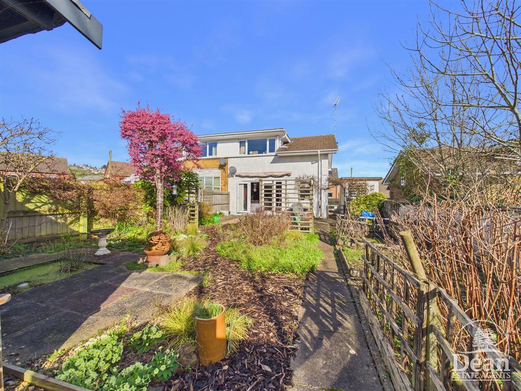 Property photo 3 of 18