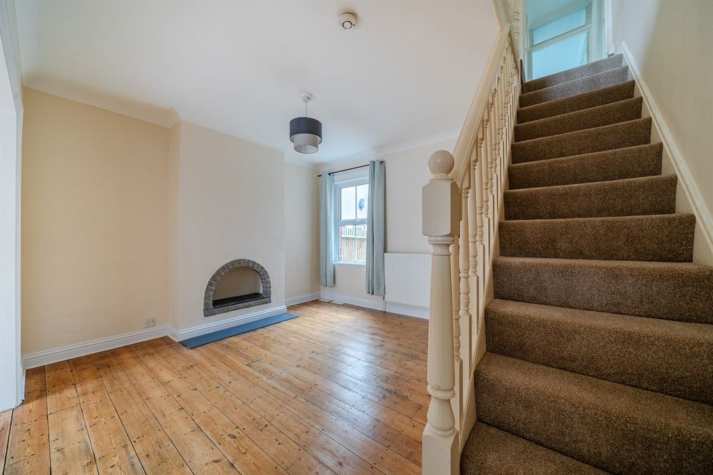 Property photo 3 of 14 Dining Room