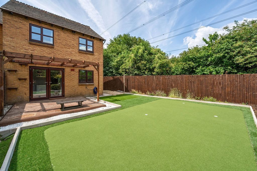 Property photo 2 of 18