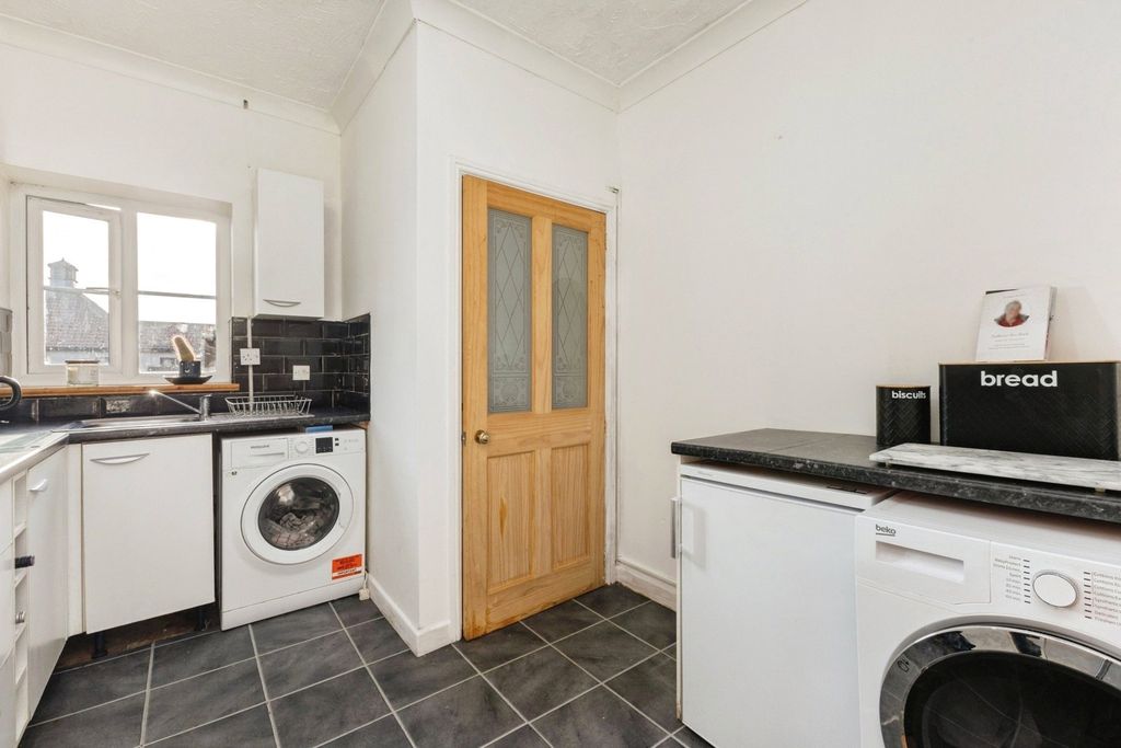 Property photo 3 of 12 Picture No. 06