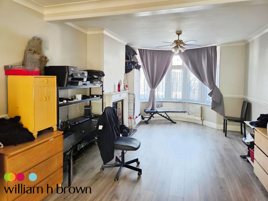 Property photo 2 of 11 Image