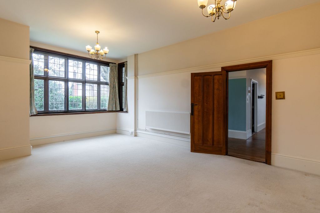 Property photo 3 of 49
