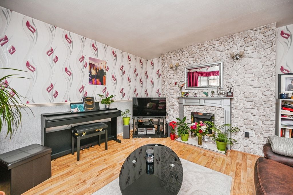 Property photo 3 of 19 Pbox-Img.Jpg