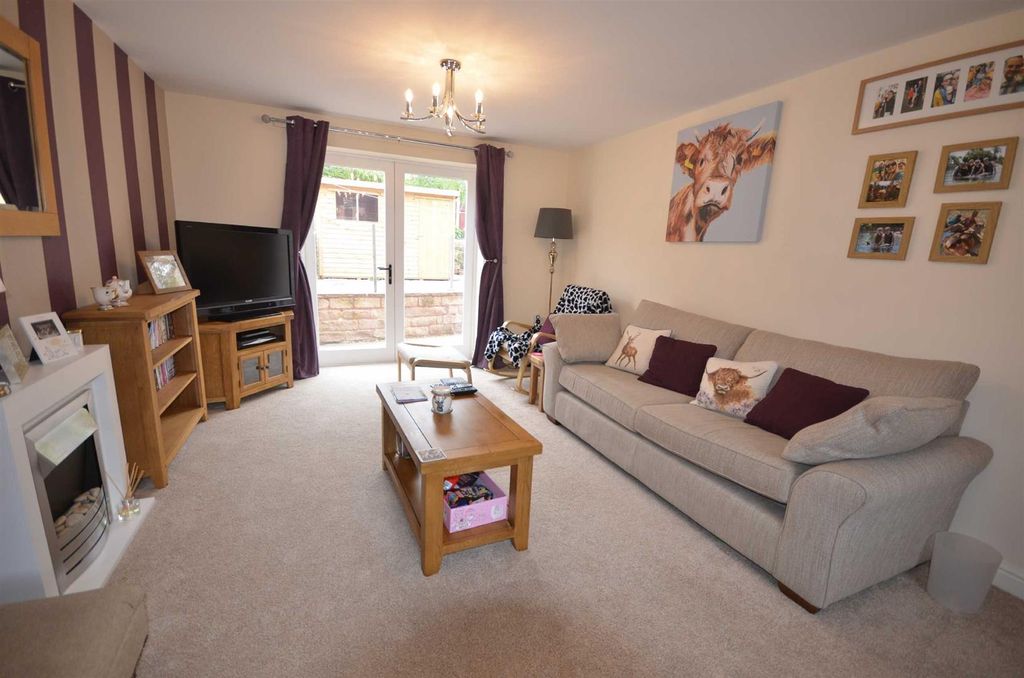 Property photo 3 of 11