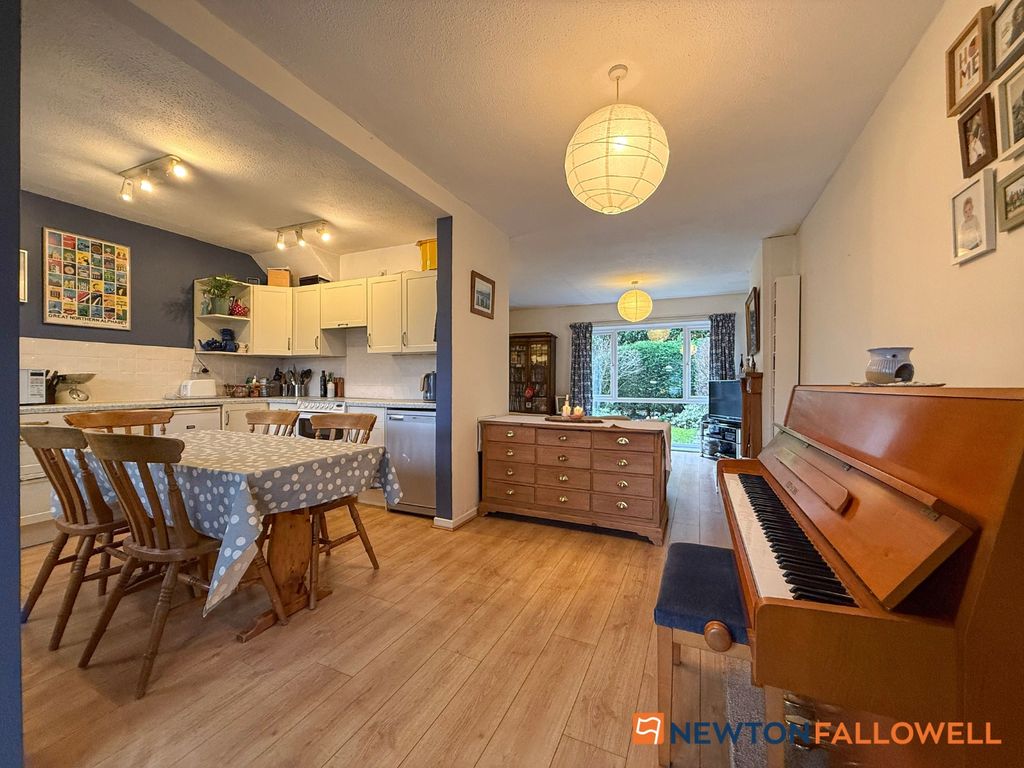 Property photo 2 of 26