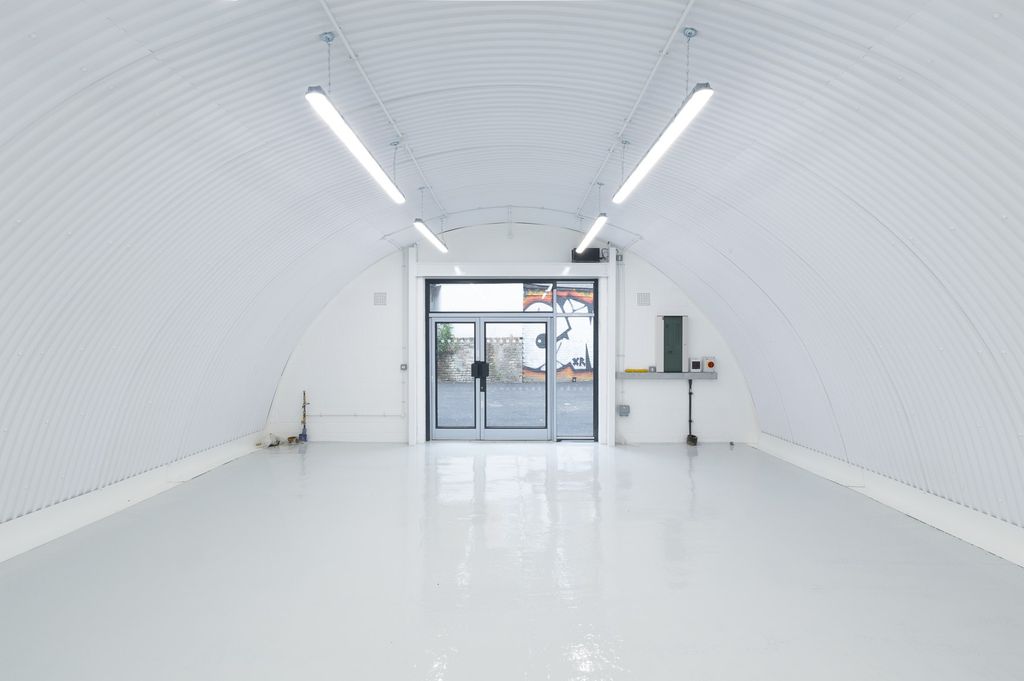 Property photo 2 of 4 The Front Of An Arch.