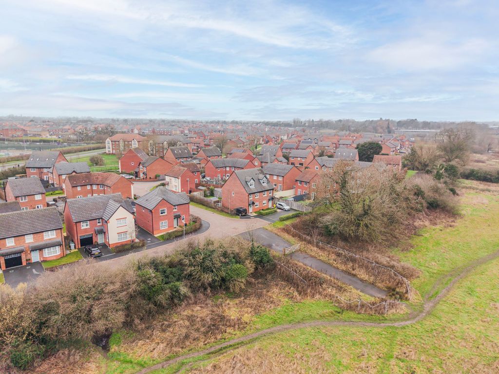 Property photo 2 of 27