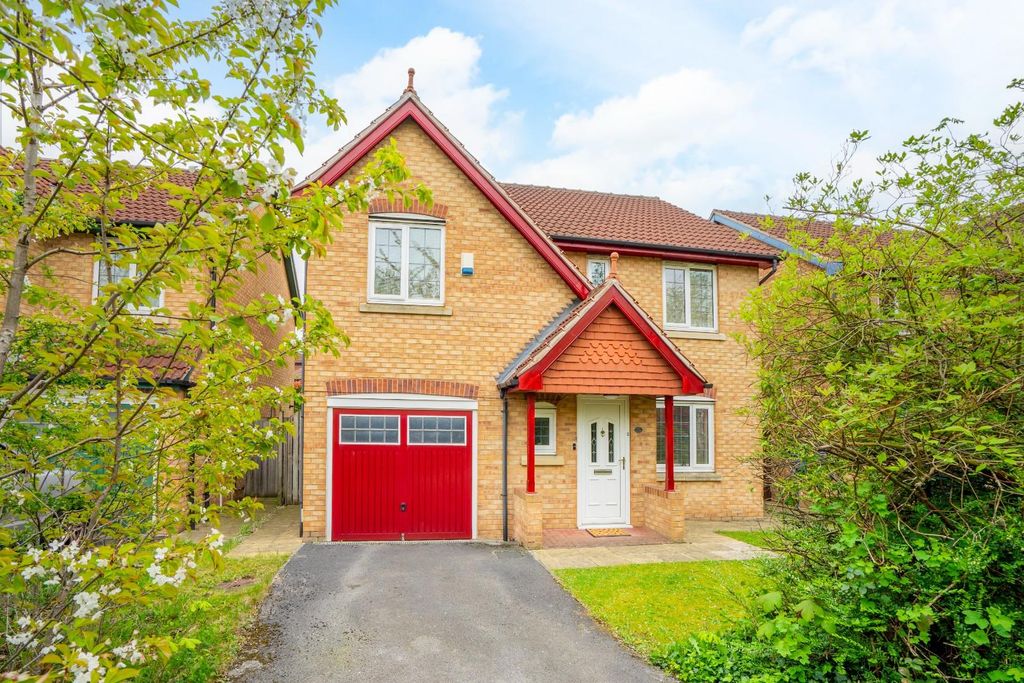 Property photo 1 of 21 Front (Exterior)