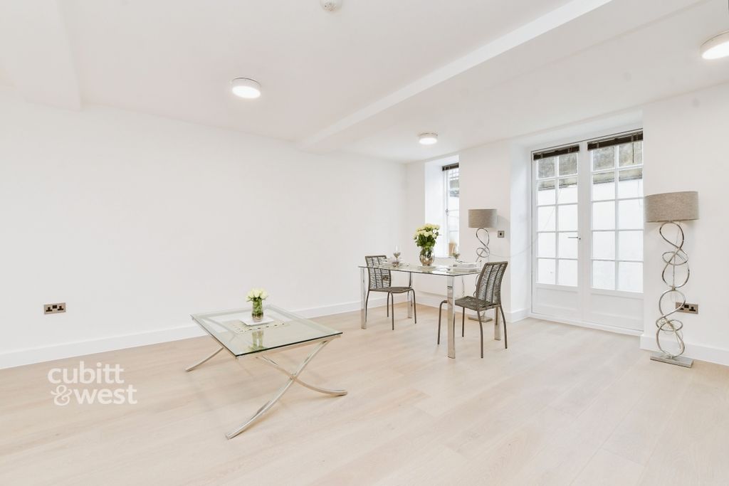 Property photo 3 of 10 5862A9A6-901Goi7W