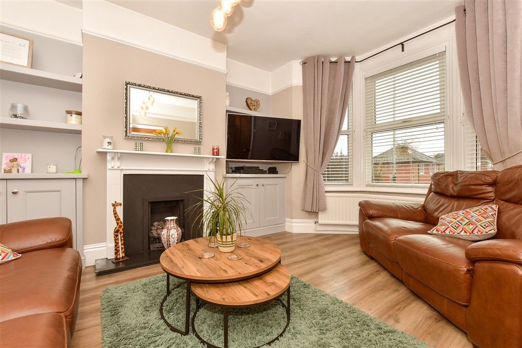 Property photo 2 of 13 Lounge