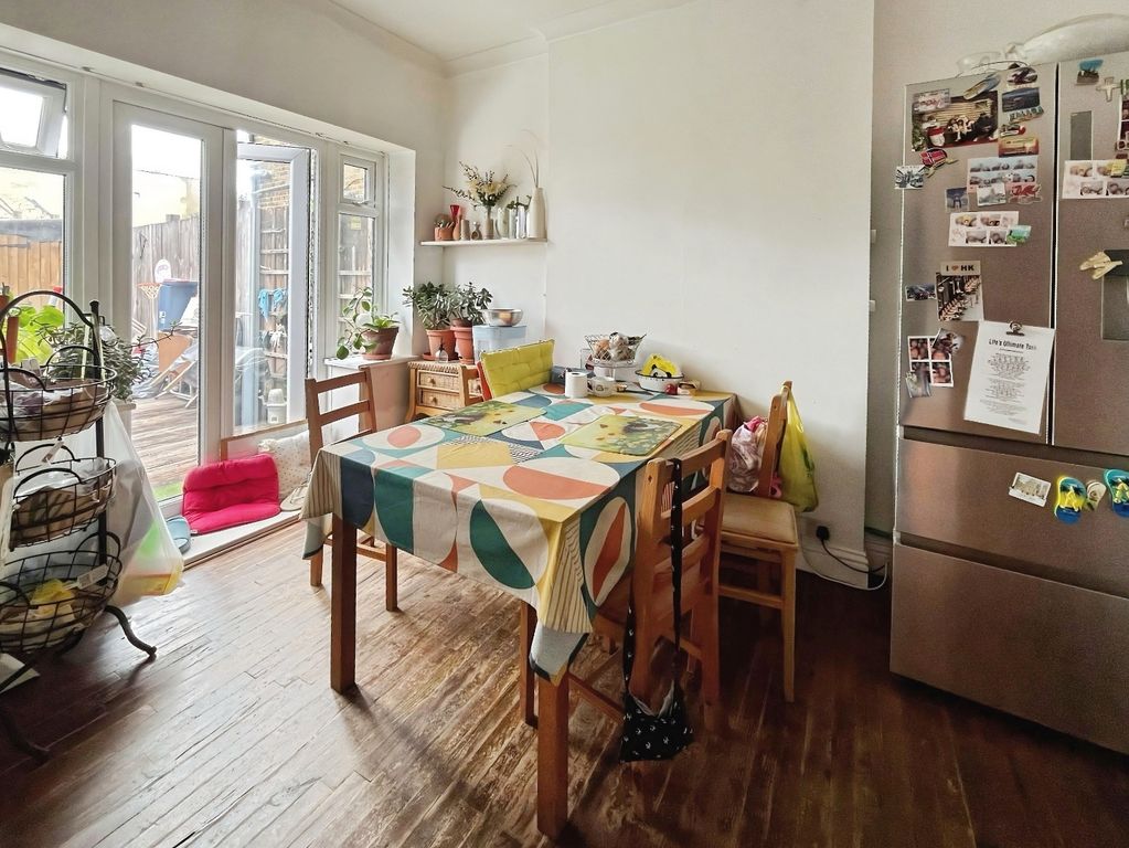 Property photo 3 of 9 Pbox-Img.Jpg