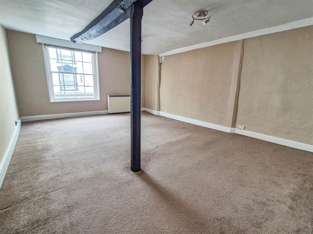 Property photo 2 of 7 Sitting Room