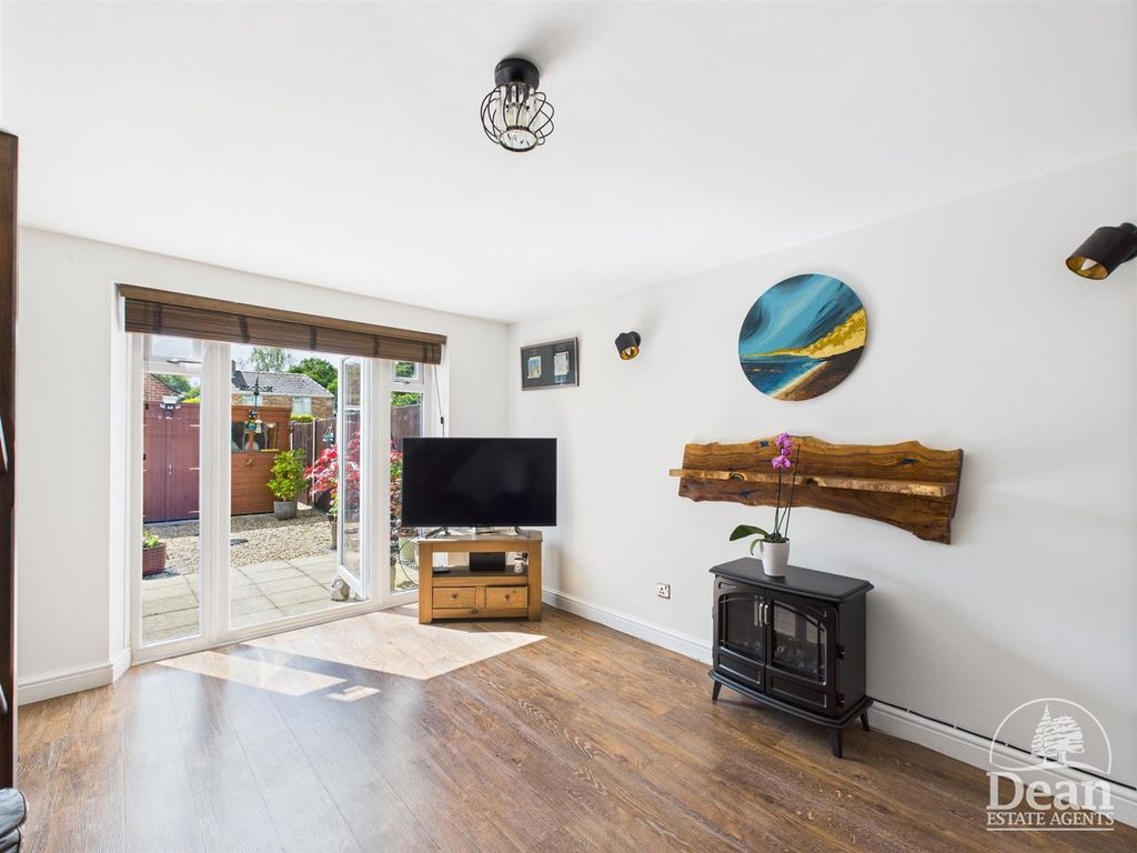 Property photo 3 of 11
