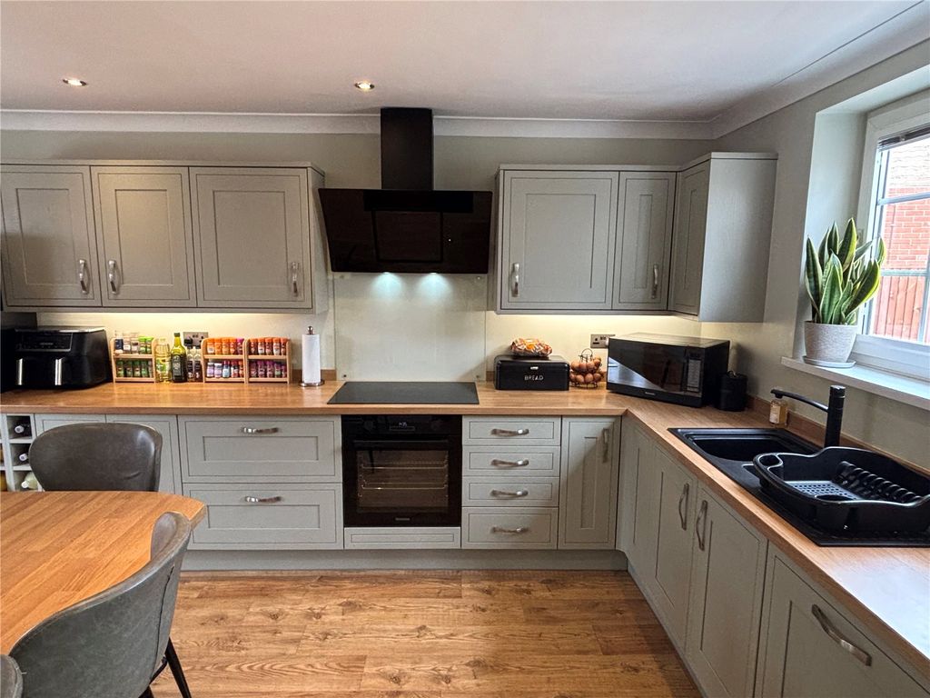 Property photo 2 of 15 Kitchen