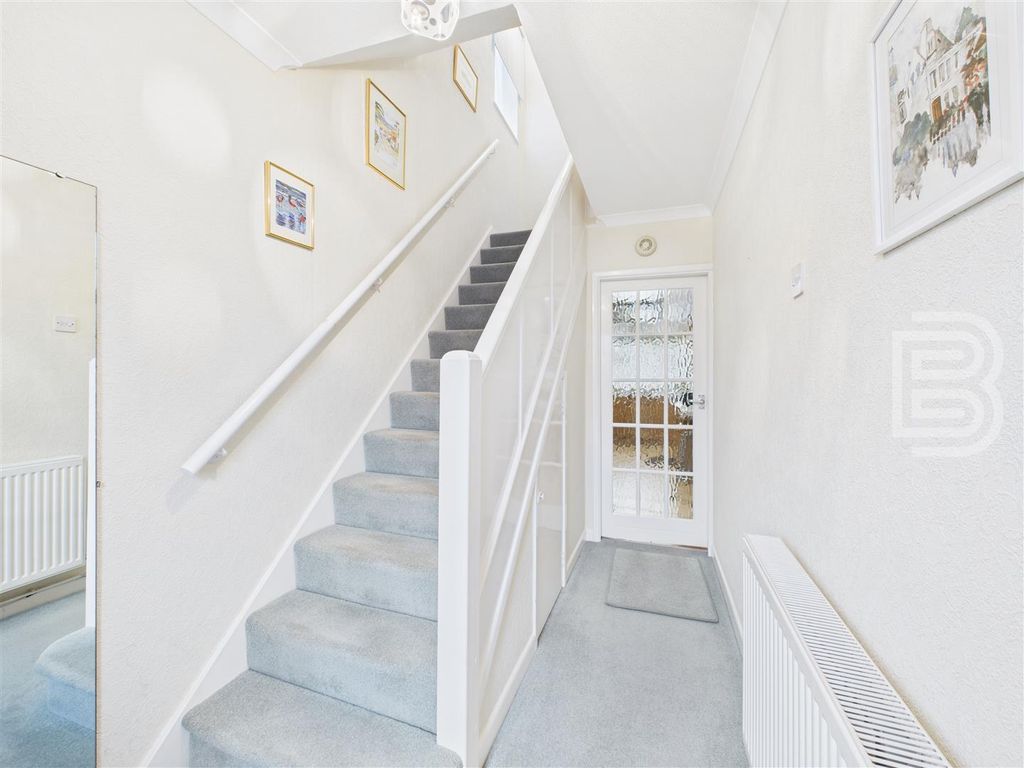 Property photo 3 of 16 Entrance Hall.Jpg