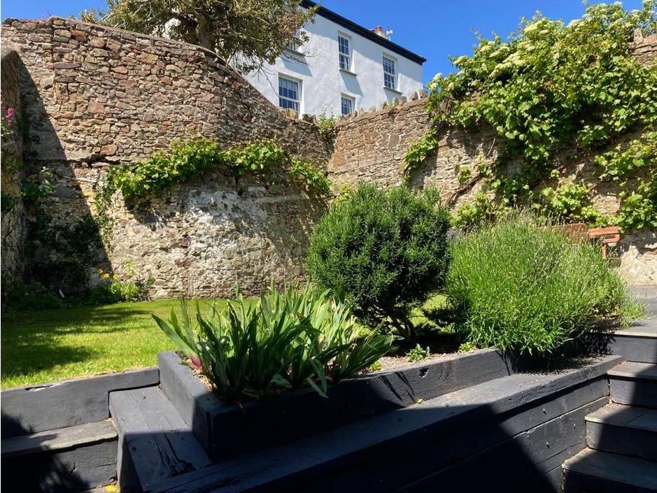 Property photo 2 of 24 Providence House Garden.Png