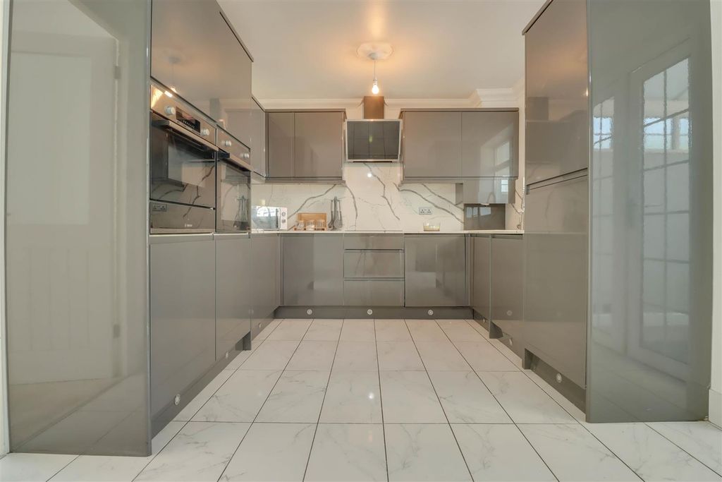 Property photo 2 of 16 87 Maitland New-5.Jpg