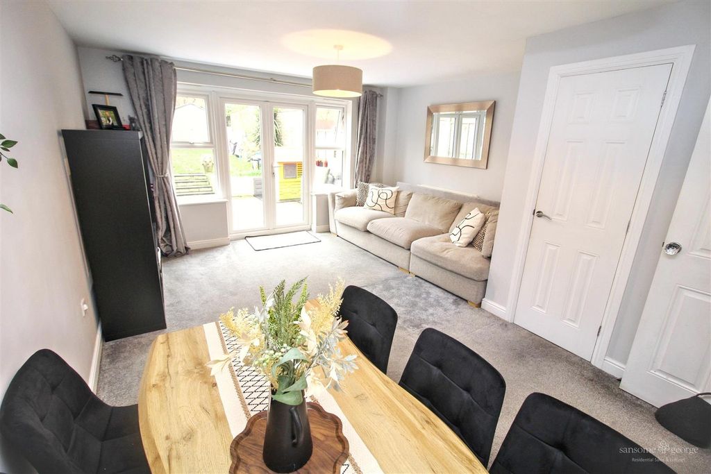 Property photo 3 of 16 Living Room