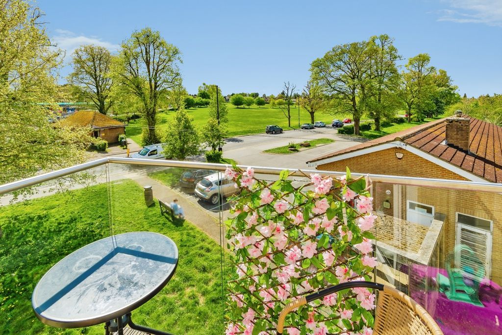 Property photo 3 of 23 Pbox-Img.Jpg