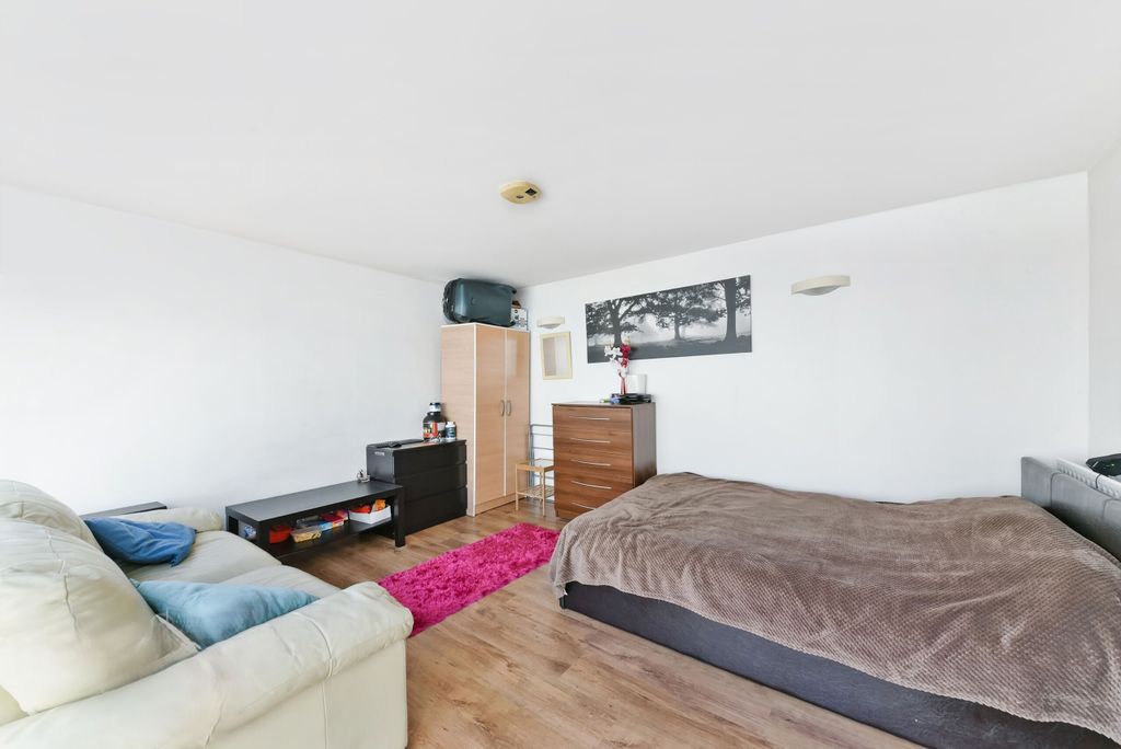 Property photo 2 of 12 Saville Gardens, 18 (12 From 28)  (1)_Preview
