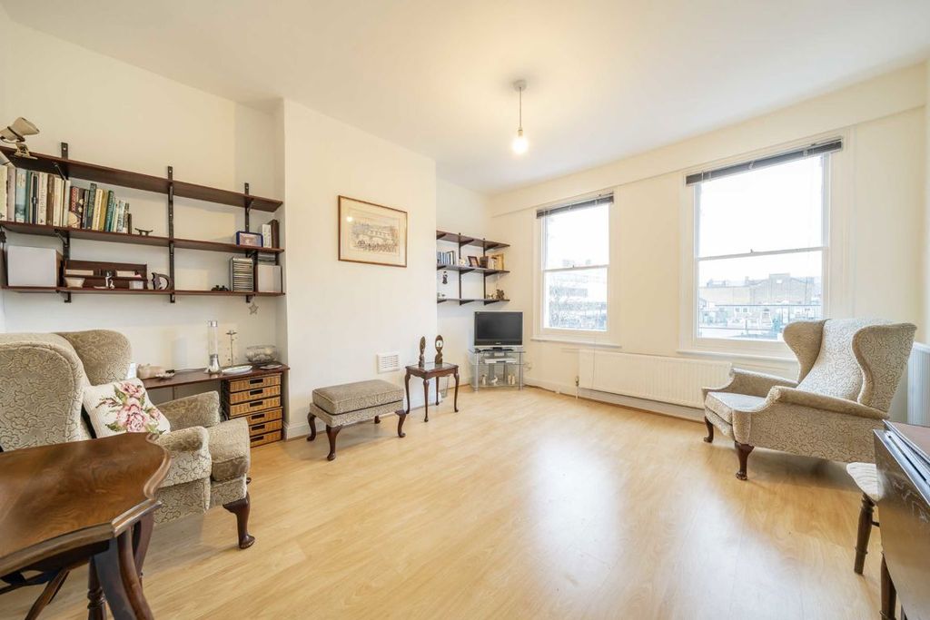 Property photo 2 of 6