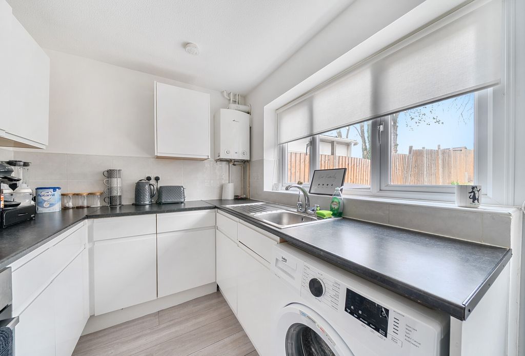 Property photo 2 of 10 1385397-7-6928405...