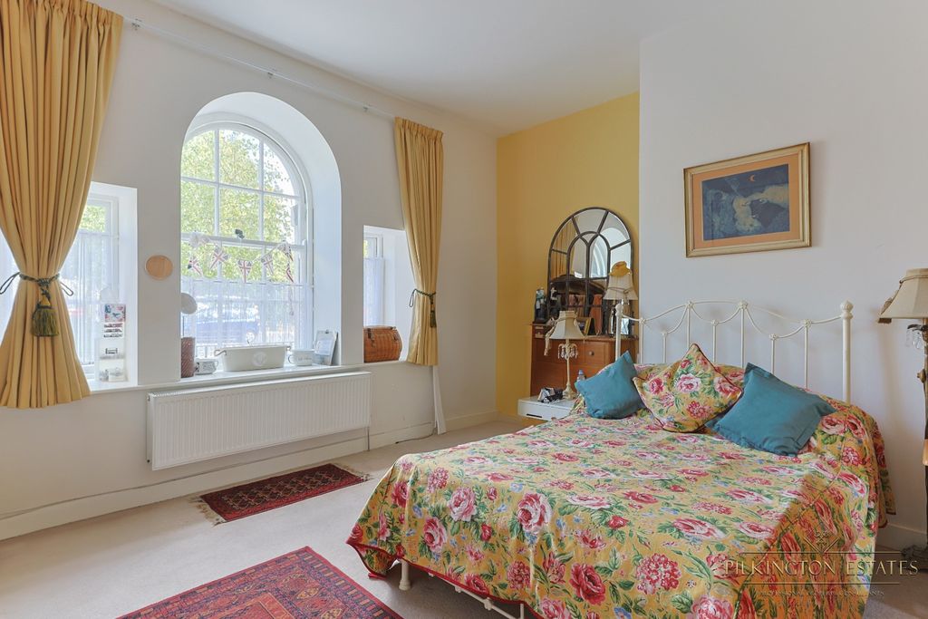 Property photo 2 of 13 4424222