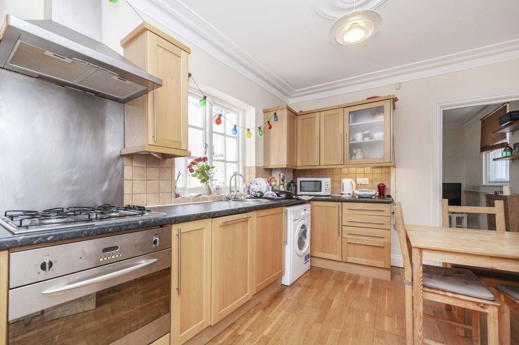 Property photo 3 of 4