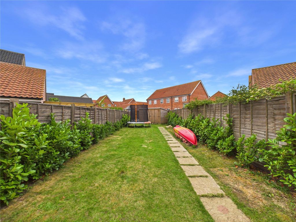 Property photo 3 of 22 Picture No. 32