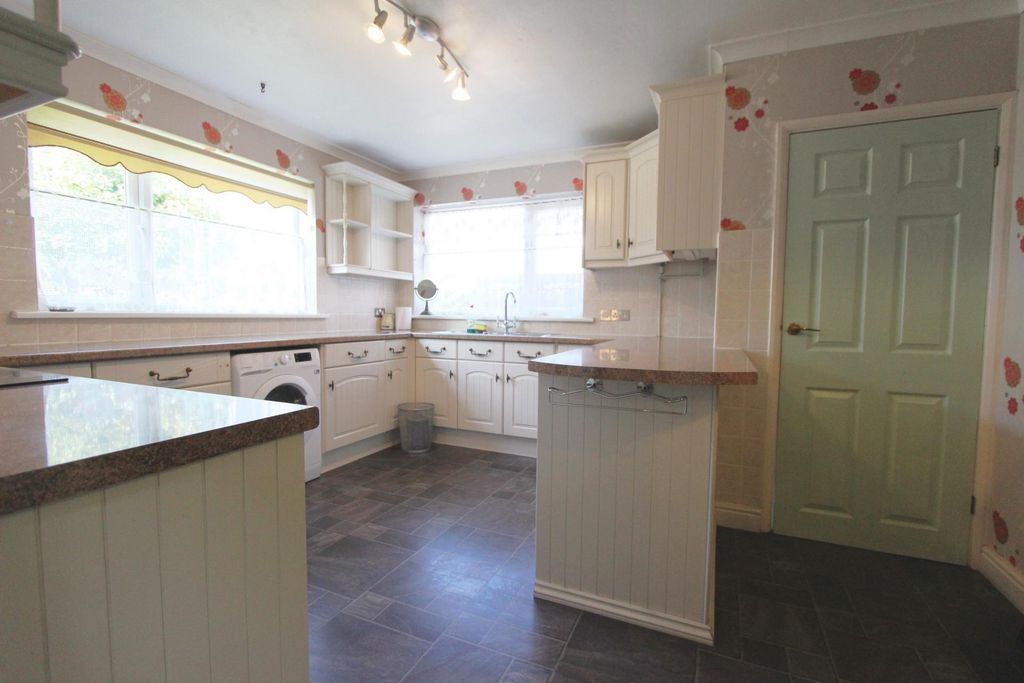 Property photo 2 of 18 Photo 8