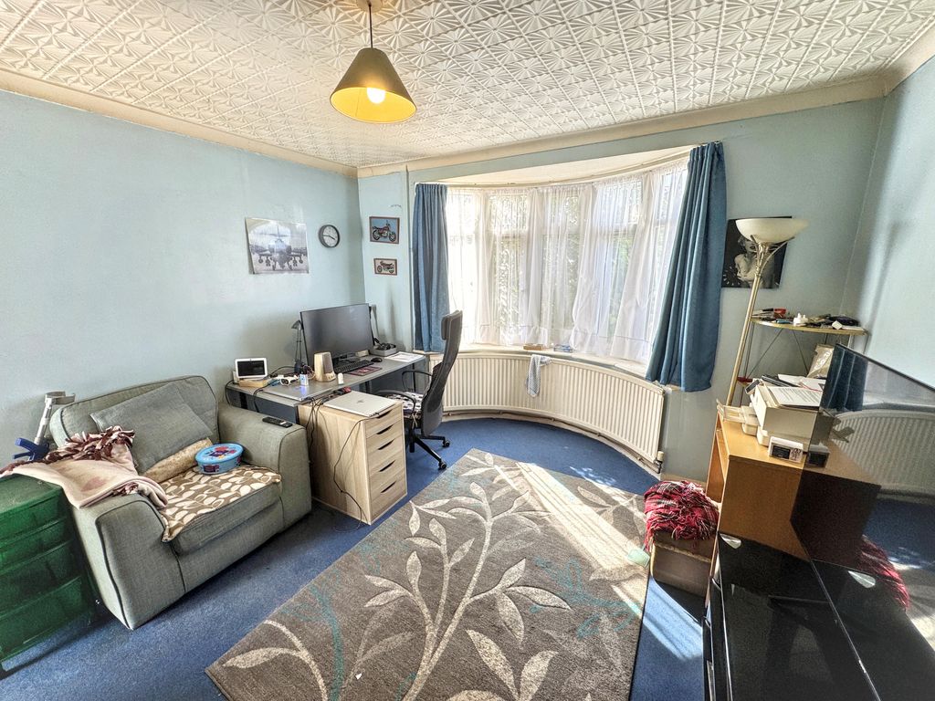 Property photo 3 of 21