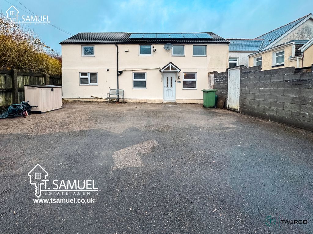 Property photo 3 of 33 Photo 5