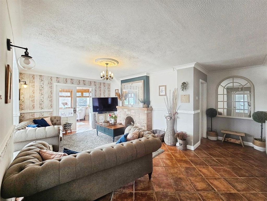 Property photo 3 of 51 1202743B-20250904_152959.Jpg