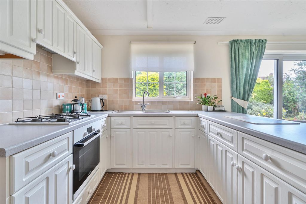 Property photo 3 of 15 Kitchen