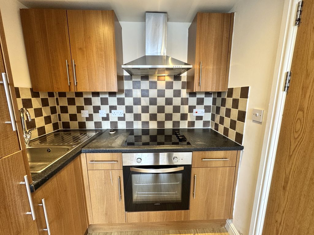 Property photo 3 of 10 Photo 8