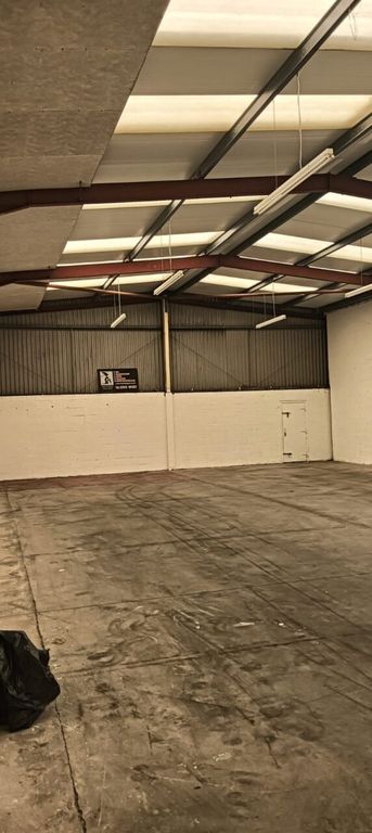 Property photo 2 of 8